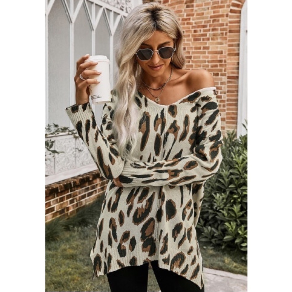 Oversized Leopard Print Light Sweater Size Small